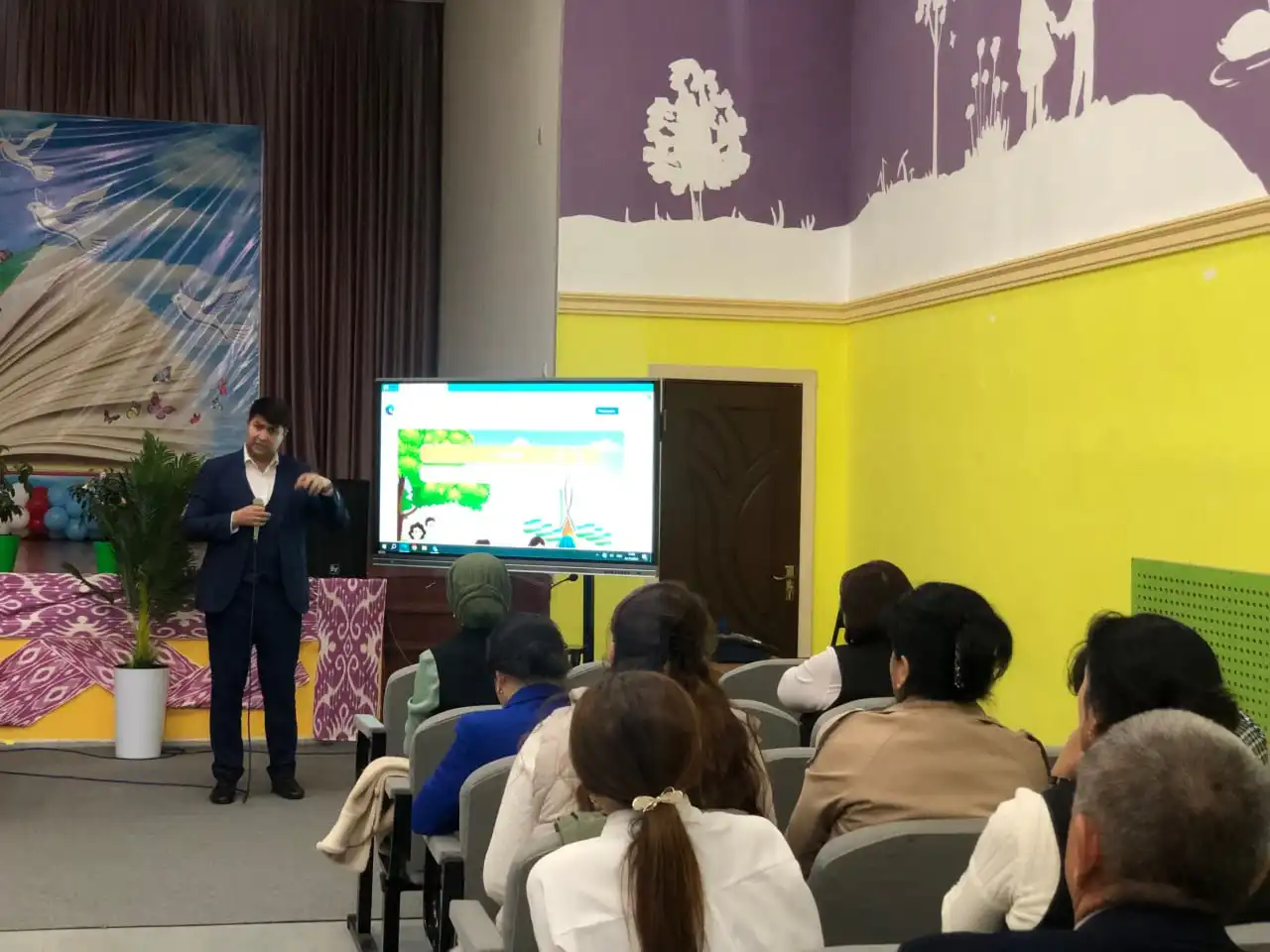 Darsliklar mualliflari ishtirokida seminar-trening bo‘lib o‘tdi